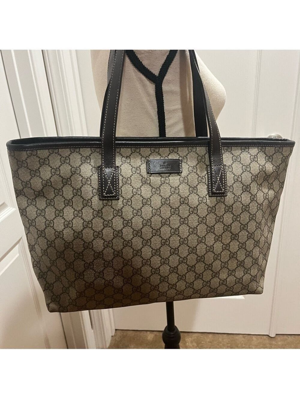 GUCCI GG SUPREME MONOGRAM TOTE - Picture 16 of 16